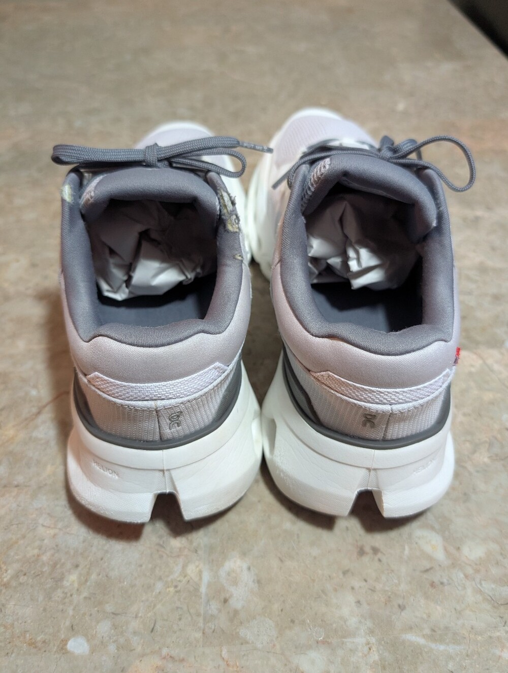 On Cloudrunner Swiss Engineering® Cushioned Shoes Frost White Women's Size 9.5 - Picture 4 of 14